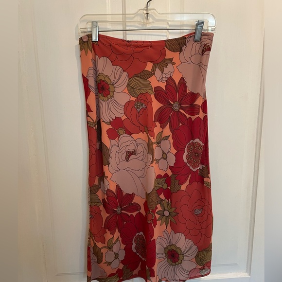 Windsor Floral Skirt (M) - Picture 2 of 5